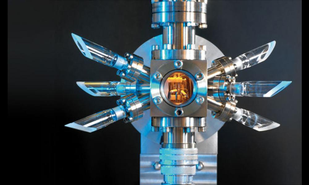 Optical atomic clock strontium ion trap, Andrew Brookes / NPL